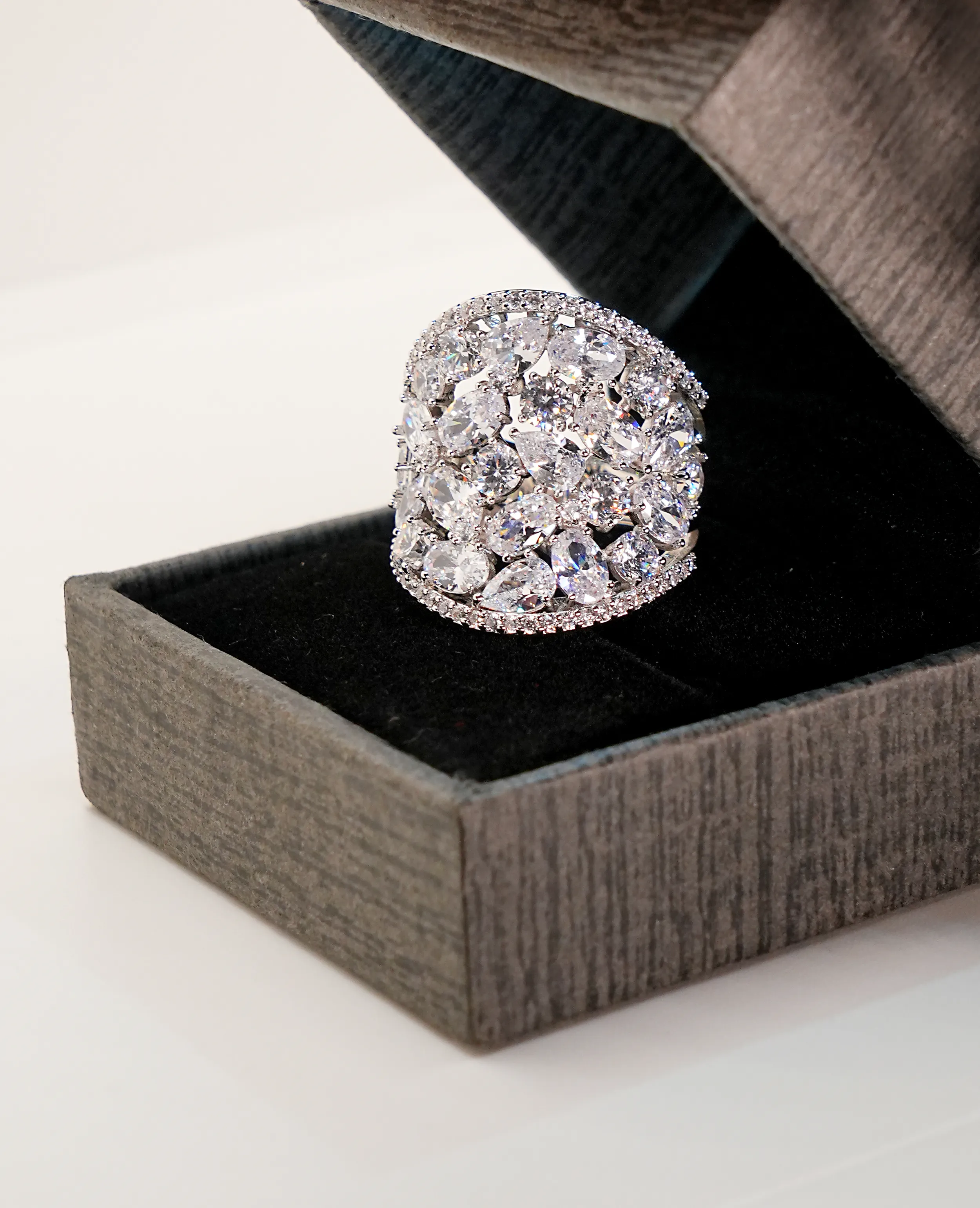 AD Rich Statement Finger Ring - Bold & Elegant