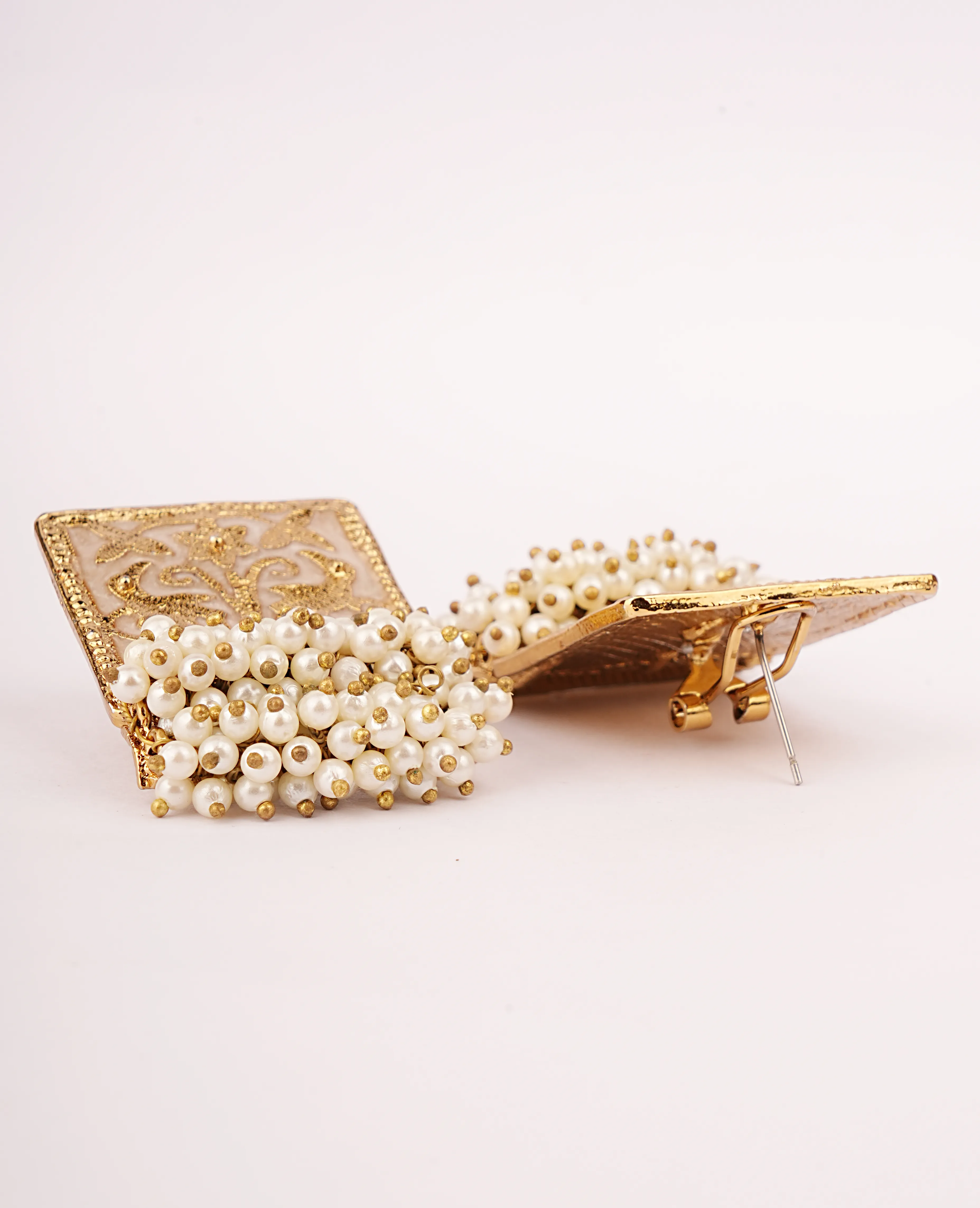 Dull Gold Finish Unique Pearl Tops – Effortlessly Elevate Your Look