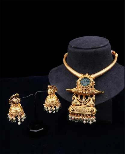 Royal Gram-Plated Hasli Necklace - Iconic Traditional Elegance