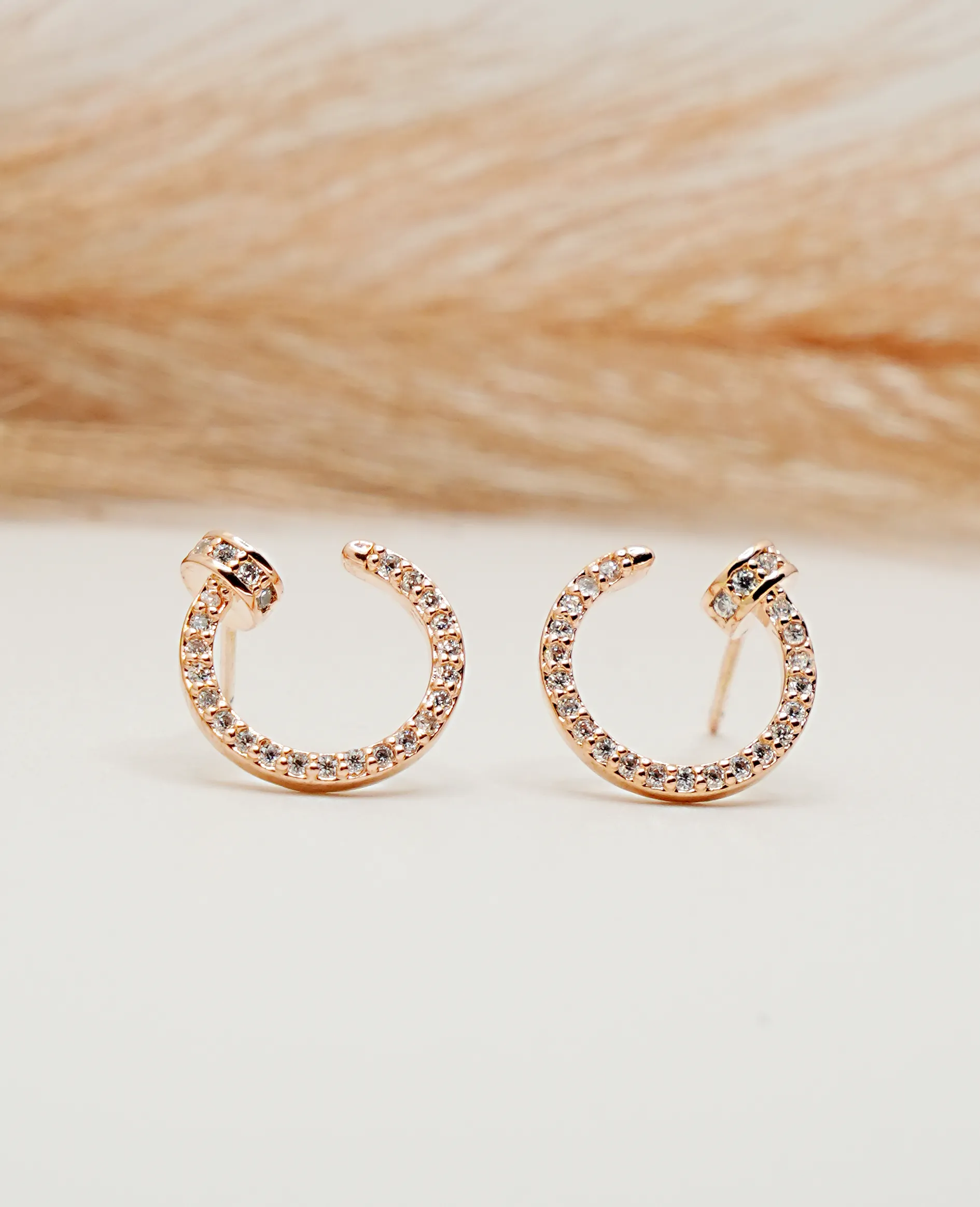 AD Rose Gold Tops – Subtle Elegance with a Sparkling Touch