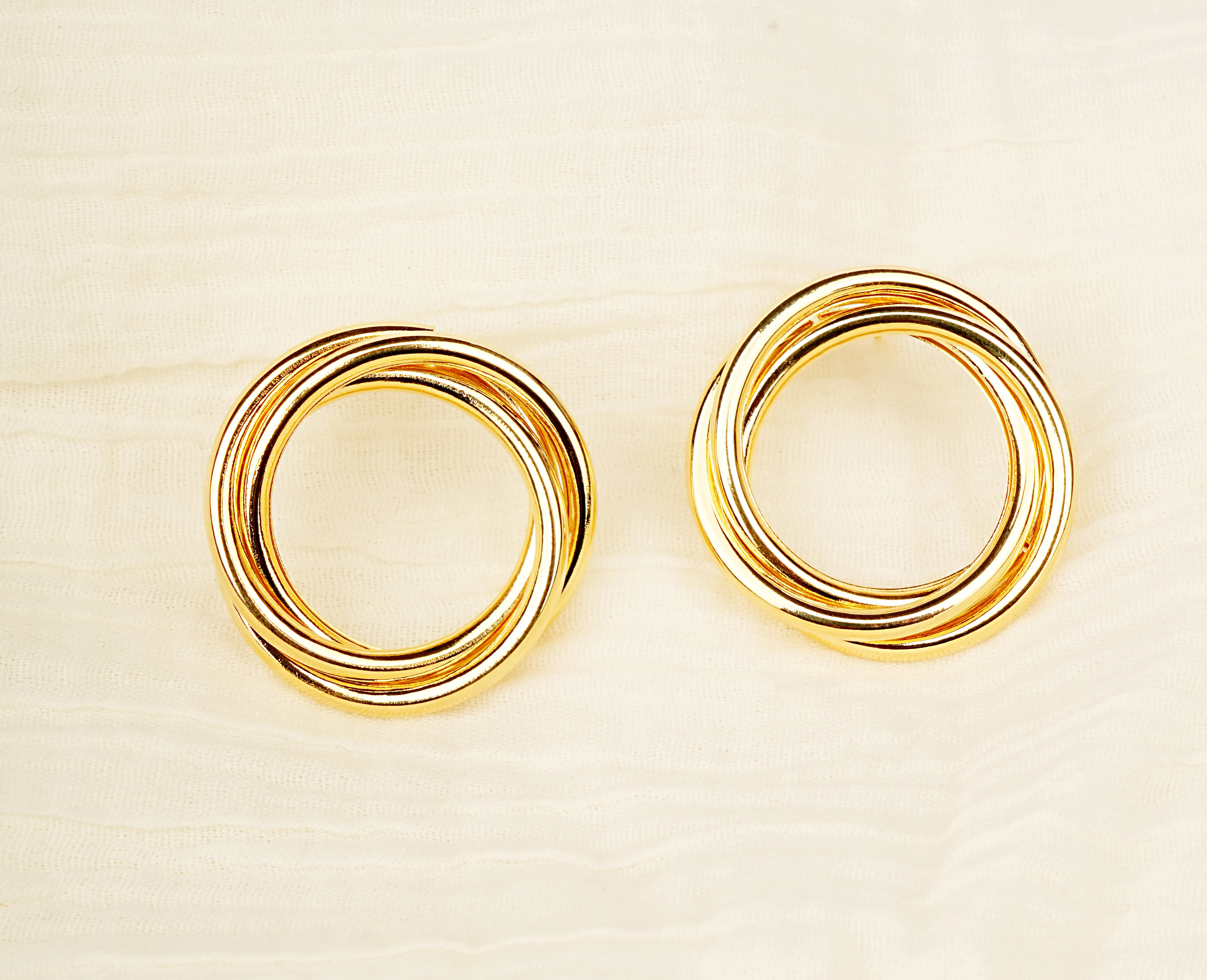 Golden Round Hollow Stud – Bold Elegance in a Statement Design