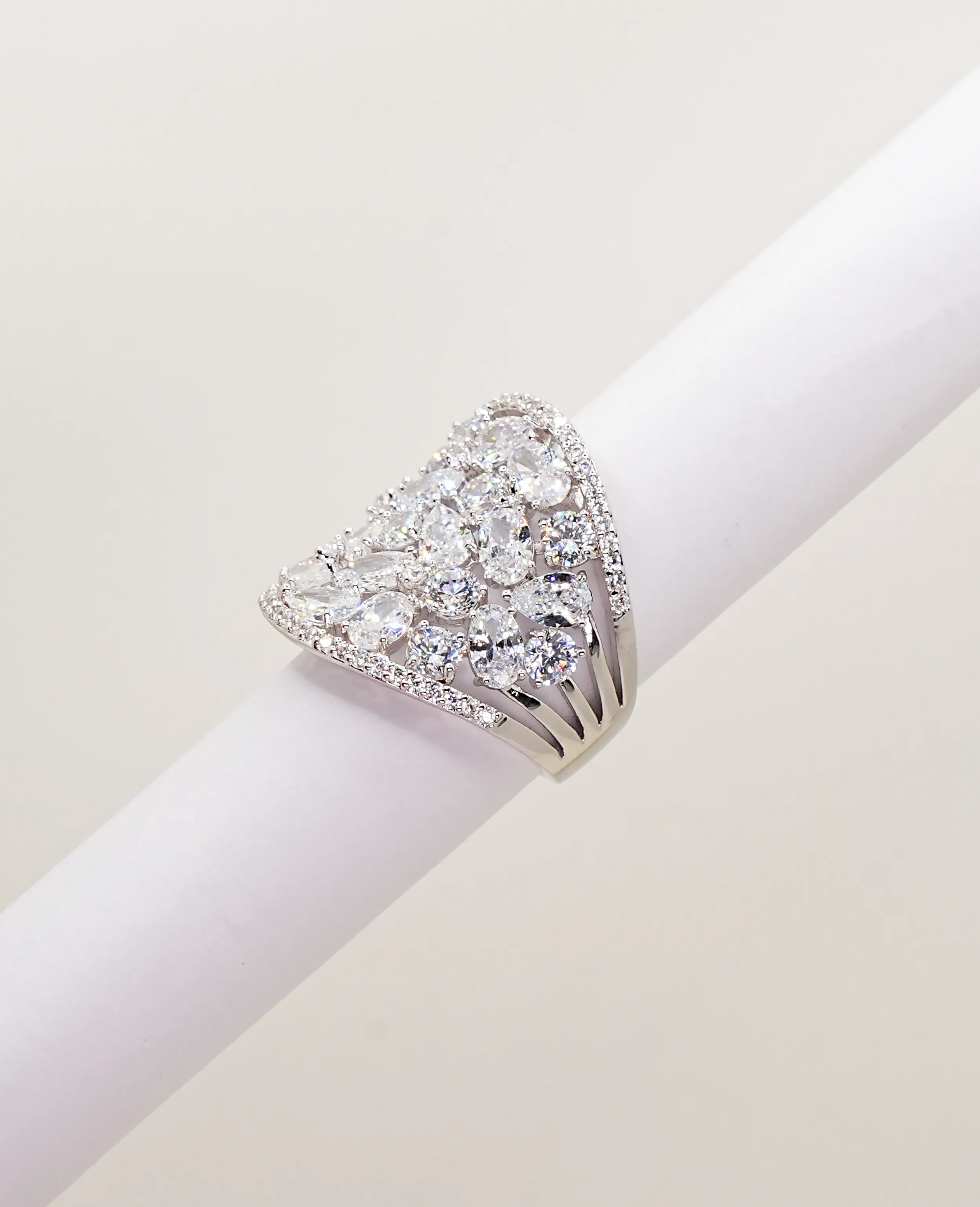 AD Rich Statement Finger Ring - Bold & Elegant
